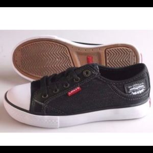 ❤️Boys❤️ Levi’s sneakers